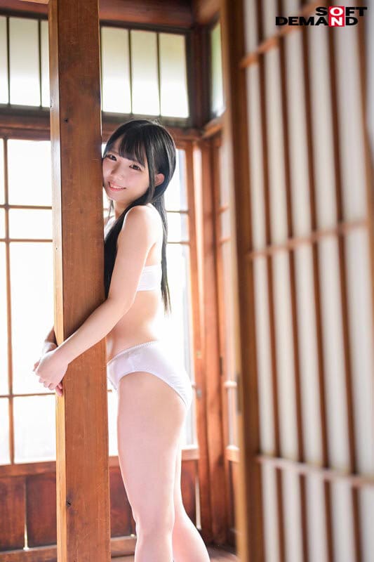 まっすぐ無邪気、エッチに貪欲。背伸びがしたい芋ひよこ女子 南日菜乃AVDEBUT