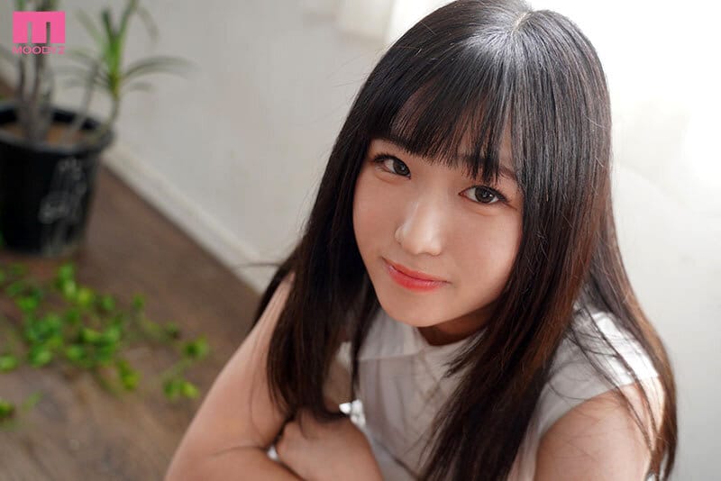 新人 永遠の少女AVデビュー 岡田奈々
