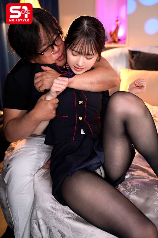 スレンダーな新人CAが巨漢クレーマーに犯●れ、心壊れ、肉オナホと化した後に… マ●コが極太ペニスに馴染んできてあり得ないほどイキまくった。 白上咲花