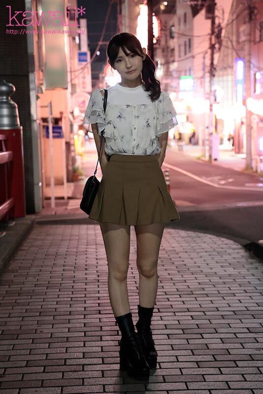 国内で最も可愛く最も全体スタイルが良いビル清掃員がAVデビュー！？クビレ54cm美巨乳 小泉楓さん（20） アダルト出演