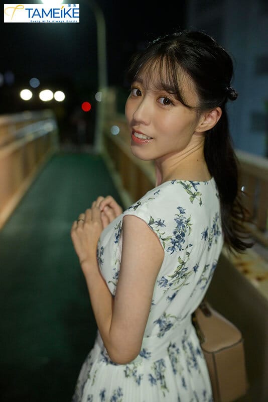 新人 生物学研究員・白石純（30歳）AV DEBUT 普段は知的なのに、チ○ポが入るとケモノのように感じるギャップがすごい人妻