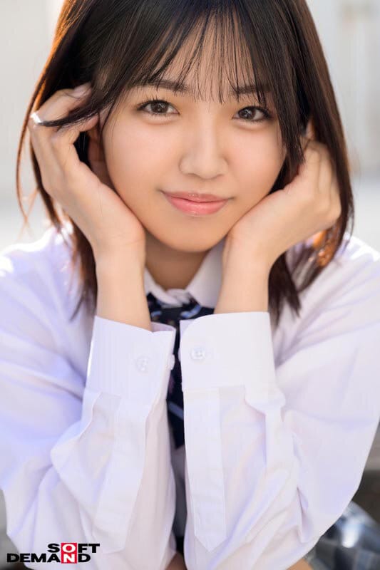18 歳 AV デビュー「あちゃんです！！身バレ上等！！」タレ目のたぬき顔と四国育ちの阿波弁が可愛すぎる 穂村あいね