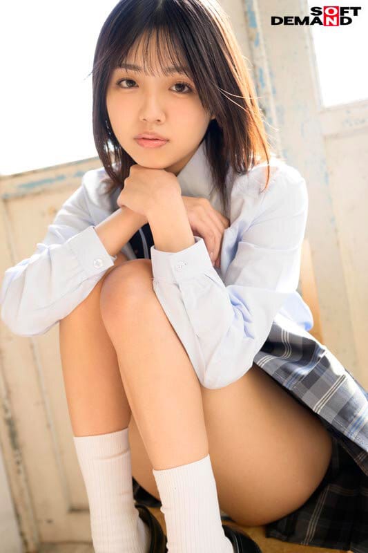 18 歳 AV デビュー「あちゃんです！！身バレ上等！！」タレ目のたぬき顔と四国育ちの阿波弁が可愛すぎる 穂村あいね